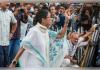 ଇଭିଏମ୍ ଟ୍ୟାମ୍ପରିଂ ଅଭିଯୋଗ ଆଣି ମମତା ବାନାର୍ଜୀଙ୍କ ଧାରଣା: ଏହା ଏକ ଗୁଜବ ବୋଲି ସ୍ପଷ୍ଟ କଲା ନିର୍ବାଚନ କମିଶନ