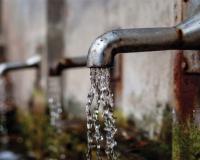 ଶୁଣିଲାନି ପ୍ରଶାସନ, ପାଣି ପାଇଁ ରାସ୍ତାରେ ଗରା, ବାଲଟି ରଖି ଗ୍ରାମବାସୀଙ୍କ ରାସ୍ତା ଅବରୋଧ 