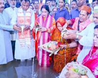 ସ୍ତ୍ରୀଙ୍କ ସହ ମିଶି ଛଠ୍ ପୂଜା କାର୍ଯ୍ୟକ୍ରମରେ ଯୋଗଦେଲେ ମୁଖ୍ୟମନ୍ତ୍ରୀ...