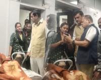 କଟକ ଏସସିବି ମେଡିକାଲ ଛାତରୁ ଅତଡା ଘସି ରୋଗୀ ଆହତ ଘଟଣା: ଆହତଙ୍କୁ ଭେଟିଲେ ବିଜେଡି ପ୍ରତିନିଧି ଦଳ