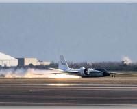 ଟେକ୍ସାସରେ ନାସା ବିମାନର ଜରୁରୀକାଳୀନ ଅବତରଣ: ରନୱେରେ ଘୋଷାରି ହୋଇଗଲା ପ୍ଲେନ୍, ବାହାରିଲା ନିଆଁ ଓ ଧୂଆଁ, ଦେଖନ୍ତୁ ଭିଡିଓ