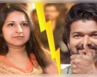 ୨୭ ବର୍ଷର ସମ୍ପର୍କରେ ପଡିଲା ପୂର୍ଣ୍ଣଚ୍ଛେଦ: ଛାଡ଼ପତ୍ର ପାଇଁ କୋର୍ଟଙ୍କ ଦ୍ୱାରସ୍ଥ ହେଲେ ଥଲପତି ବିଜୟଙ୍କ ପତ୍ନୀ ସଙ୍ଗୀତା