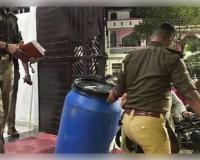 ଲକ୍ଷ୍ନୌର ହୃଦୟ ବିଦାରକ ଘଟଣା: ବ୍ଲିଙ୍କିଟରୁ ଛୁରୀ ମଗାଇ ବାପାଙ୍କୁ ହତ୍ୟା କଲା ପୁଅ, ଖଣ୍ଡ ଖଣ୍ଡ କରି ଡ୍ରମରେ ରଖିଲା ଶବ