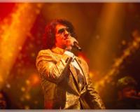 ଲାଇଭ୍ କନ୍ସର୍ଟରେ ହଜିଗଲା ପିଲା, ଗୀତ ଗାଇ ପରିବାର ସହ ଭେଟାଇଲେ ସୋନୁ ନିଗମ; ଭିଡିଓ ଭାଇରାଲ