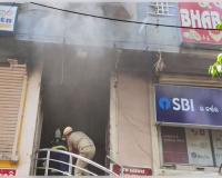 ଭୁବନେଶ୍ୱର CRP ଛକ ନିକଟ ମାର୍କେଟ୍‌ କମ୍ପ୍ଲେକ୍ସରେ ଭୟଙ୍କର ଅଗ୍ନିକାଣ୍ଡ, ଦୋକାନରେ ଥିବା ଲକ୍ଷାଧିକ ଟଙ୍କାର ଜିନିଷ ପାଉଁଶ 