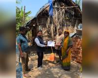 ଅଗ୍ନିବିପନ୍ନ ପରିବାରକୁ ଏଚପି ଗ୍ୟାସ ବିତରକଙ୍କ ସହାୟତା: ୧ ଲକ୍ଷ ୨୭ ହଜାର ଟଙ୍କାର ଚେକ୍ ପ୍ରଦାନ