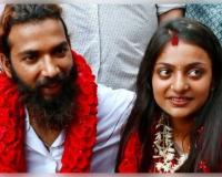 ମହାକୁମ୍ଭ ଫେମ୍ ମୋନାଲିସା କ’ଣ ନାବାଳିକା? ବାଲ୍ୟ ବିବାହ ଅଭିଯୋଗ ଉପରେ ସ୍ୱାମୀ ଫରମାନ ଖାନ ଦେଲେ ପ୍ରମାଣ