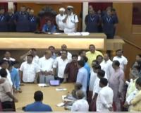 ବିଧାନସଭା ଆରମ୍ଭରୁ ଗୃହରେ ବିଜୁ ଝଡ଼: ଦୁବେଙ୍କ ବିଭ୍ରାନ୍ତିକର ମନ୍ତବ୍ୟକୁ ନେଇ ବିରୋଧୀ ସଦସ୍ୟଙ୍କ ହଟ୍ଟଗୋଳ 