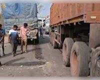 ମର୍ମନ୍ତୁଦ ସଡ଼କ ଦୁର୍ଘଟଣା: ଟ୍ୟୁସନ ଯାଉଥିବା ବେଳେ ଲରୀ ଚାପାରେ ମାଆର ମୃତ୍ୟୁ, ୪ ବର୍ଷର ଶିଶୁ ଗୁରୁତର