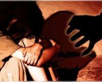 ଛାତ୍ରୀଙ୍କୁ ଅସଦାଚରଣ ଅଭିଯୋଗ : ବିଦ୍ୟାଳୟର ତାଲା ପକାଇ ଶିକ୍ଷକ-ଶିକ୍ଷୟତ୍ରୀଙ୍କୁ ମାଡ