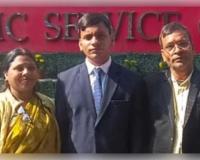 ଦୃଷ୍ଟିହୀନତା ହାରିଲା, ମା’ଙ୍କ ତପସ୍ୟା ଜିତିଲା: ୟୁପିଏସସିରେ ୨୦ ତମ ର଼୍ୟାଙ୍କ ହାସଲ କଲେ ନୱାଦାର ରବି ରାଜ