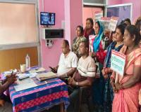 ଫାଇଲିନ ଘରେ ଚାଲିଛି ମଦ ଦୋକାନ: କୃଷ୍ଣପ୍ରସାଦ ତହସିଲଦାରଙ୍କୁ ଘେରିଲେ ମହିଳା ସଂଘ