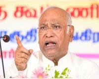 ପ୍ରଧାନମନ୍ତ୍ରୀ ମୋଦୀଙ୍କୁ 'ଆତଙ୍କବାଦୀ' କହିଲେ ଖଡ଼ଗେ, ବିବାଦ ପରେ ଦେଲେ ସ୍ପଷ୍ଟୀକରଣ