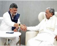 କର୍ଣ୍ଣାଟକ ରାଜନୀତିରେ ବଡ଼ ପରିବର୍ତ୍ତନ: ମୁଖ୍ୟମନ୍ତ୍ରୀ ପଦରୁ ସିଦ୍ଦରମୈୟାଙ୍କ ଇସ୍ତଫା, ଡି.କେ ଶିବକୁମାର ହେବେ ନୂଆ ମୁଖ୍ୟମନ୍ତ୍ରୀ