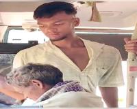 ଟଙ୍କା ନ ଦେବାରୁ ବୃଦ୍ଧ ଓ ଭିନ୍ନକ୍ଷମଙ୍କୁ ମୁଖ୍ୟମନ୍ତ୍ରୀ ବସ୍‌‌ରୁ ଓହ୍ଲାଇ ଦେଲେ କଣ୍ଡକ୍ଟର 