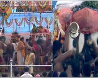 ଆରମ୍ଭ ହେଲା ଶ୍ରୀଜିଉଙ୍କ ଦିବ୍ୟ ସ୍ନାନ, ୧୦୮ ଗରା ସୁବାସିତ ଜଳରେ ସ୍ନାନ କରୁଛନ୍ତି ମହାବାହୁ 