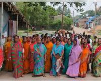 ବାପ-ପୁଅଙ୍କ ମିଥ୍ୟା ଅଭିଯୋଗକୁ ଖଣ୍ଡନ କଲେ ଗ୍ରାମବାସୀ: ନ୍ୟାୟ ନମିଳିଲେ ସାମୂହିକ ଆତ୍ମହତ୍ୟା ଚେତାବନୀ