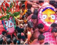 ଗୋଟି ପହଣ୍ଡିରେ ଝୁଲିଝୁଲି ଆସି ରଥାରୁଢ଼ ହେଲେ ପ୍ରଭୁ ବଳଭଦ୍ର, ପରେ ଶୂନ୍ୟ ପହଣ୍ଡିରେ ଆସି ରଥରେ ବିଜେ କଲେ ଦେବୀ ସୁଭଦ୍ରା 