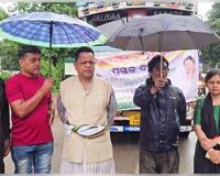 ପ୍ରଥମରୁ ଅଷ୍ଟମ ଶ୍ରେଣୀ ବହିରେ ତ୍ରୁଟି ପ୍ରତିବାଦରେ ନବରଙ୍ଗପୁରରେ କଂଗ୍ରେସର ୧୨ ଘଣ୍ଟିଆ ବନ୍ଦ ପାଳନ 