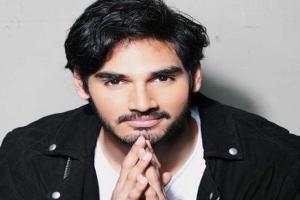 ବଲିଉଡ୍‌ରେ ଧମାକାଧାର ଏଣ୍ଟ୍ରି କରିବେ ସୁନିଲ୍‌ ସେଟ୍ଟିଙ୍କ ପୁଅ ଅହାନ୍‌