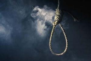 ବେକରେ ରଶି ଲଗାଇ ଝୁଲି ପଡ଼ିଲେ ପରିବାରର ୫ ସଦସ୍ଯ