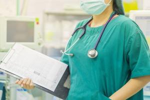 ଡାକ୍ତରାଣୀ ପତ୍ନୀ ଲୋଭରେ ହରାଇଲେ ୪ଲକ୍ଷ