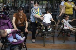 ଏଣିକି ୩ଟି ସନ୍ତାନ ଜନ୍ମ ଦେଇପାରିବେ ଚୀନ ଦମ୍ପତି