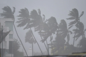 ବାତ୍ୟା ୟଶ ପାଇଁ ସମସ୍ତ ସରକାରୀ ଛୁଟି ବାତିଲ କଲେ ରାଜ୍ୟ ସରକାର, ଛୁଟିରେ ଥିବା କର୍ମଚାରୀଙ୍କୁ ତୁରନ୍ତ କାର୍ଯ୍ୟରେ ଯୋଗ ଦେବାକୁ ନିର୍ଦ୍ଦେଶ