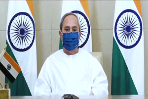 ସମ୍ଭାବ୍ୟ ବାତ୍ୟା ନେଇ ମୁଖ୍ୟମନ୍ତ୍ରୀଙ୍କ ସମୀକ୍ଷା : ସ୍ଥାନାନ୍ତର କାର୍ଯ୍ୟକୁ ବ୍ୟକ୍ତିଗତଭାବେ ତଦାରଖ କରିବାକୁ ଜିଲ୍ଲାପାଳ ଓ ଏସ୍‌ପିଙ୍କୁ ନିର୍ଦ୍ଦେଶ, ଭୟଭୀତ  ନ ହେବାକୁ ଦେଲେ ପରାମର୍ଶ