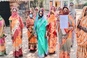 କରୋନା ମାଡ଼ ସାଙ୍ଗକୁ ମହିଳା ସ୍ୱୟଂ ସହାୟିକା ଗୋଷ୍ଠୀ ଉପରେ ବ୍ୟାଙ୍କର ଜୁଲୁମ