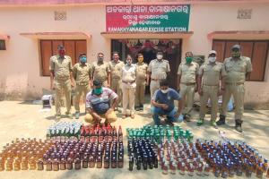 ଢାବାରୁ ବ୍ୟାପକ ପରିମାଣର ବିଦେଶୀ ମଦ ଜବତ, ୨ ଗିରଫ