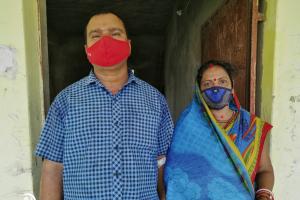 ନିଆରା ଢଙ୍ଗରେ ସାବିତ୍ରୀ ବ୍ରତ ପାଳିଲେ ଦୁଇ ଦମ୍ପତି, ଅନ୍ୟମାନଙ୍କ ପାଇଁ ସାଜିଲେ ଉଦାହରଣ