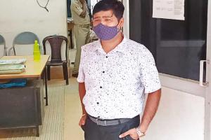 ନକଲି ପିଏଙ୍କ ଅସଲି ଠକେଇ: ନିଜକୁ ରେଳ ମନ୍ତ୍ରୀଙ୍କ ପିଏ ର ପରିଚୟ ଦେଇ ଲୋକଙ୍କୁ ଠକୁଥିଲା, ଗାଜିଆବାଦରୁ ଗିରଫ କଲା ଓଡିଶା ପୁଲିସ