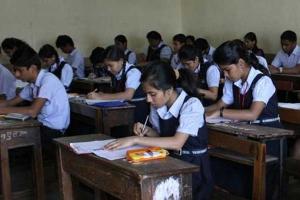 ଆଜିଠୁ ମାଟ୍ରିକ ଅଫ୍‌ଲାଇନ୍‌ ପରୀକ୍ଷା ପାଇଁ ଫର୍ମପୂରଣ