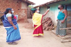 କରୋନା ଲଢ଼େଇର ସମ୍ମୁଖ ଯୋଦ୍ଧା: ଅଙ୍ଗନବାଡ଼ି ଦିଦି ପୂର୍ଣ୍ଣମୀଙ୍କ ପାଇଁ ବାଙ୍କପଲାଶ ଗାଁ କରୋନାମୁକ୍ତ