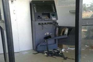 ଲୁଟି ନ ପାରି ରାଗରେ ଏଟିଏମ୍‌ ଭାଙ୍ଗିଦେଲେ