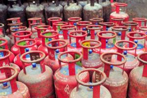 рмкрнБрмгрм┐ рммрмврм┐рм▓рм╛ рмШрм░рнЛрмЗ рмЧрнНрнЯрм╛рм╕ рм╕рм┐рм▓рм┐рмгрнНрмбрм░рм░ рморнВрм▓рнНрнЯ