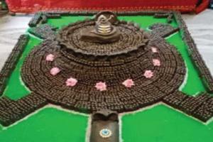 ଭାରତର ଏପରି ଏକ ମନ୍ଦିର ଯେଉଁଠି ଶ୍ରାବଣ ମାସରେ ନିତି ଗଢ଼ାଯାଏ ୭୦୦୦ ଶିବଲିଙ୍ଗ