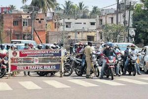 ଟ୍ରାଫିକ ନିୟମକୁ ଖାତିର ନାହିଁ , ୨୫ କୋଟି ଦେଲେଣି ରାଜଧାନୀବାସୀ