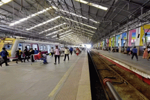 ରେଳାବାଇରେ ଘରୋଇକରଣର ପ୍ରଭାବ: ପ୍ଲାଟଫର୍ମ ଟିକଟ ମୂଲ୍ୟ ଥିଲା ୧୦, ହେଲା ୫୦