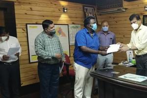 କରୋନାରେ ପ୍ରାଣ ହରାଇଥିବା ୪ ସାମ୍ବାଦିକଙ୍କ ପରିବାରବର୍ଗଙ୍କୁ ୧୫ ଲକ୍ଷ ଟଙ୍କାର ସହାୟତା ରାଶି ପ୍ରଦାନ