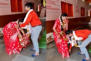 କନ୍ୟାର ପାଦ ଛୁଇଁ ଆଶୀର୍ବାଦ ନେଲେ ବର