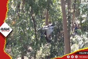 ପିକ୍‌ନିକ୍‌ ହେଲା କାଳ, କରଡା ଘାଟିରେ ୭୦ ଫୁଟ ତଳକୁ ଖସିଲା କାର : ୨ ମୃତ, ୮ ଗୁରୁତର