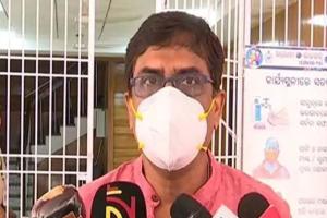 ରାଜ୍ୟରେ କରୋନା ସଂକ୍ରମଣ ପିକ୍ ଅତିକ୍ରମ କରିଛି; ହେଲେ ଭାଇରସ ବର୍ତ୍ତମାନ ଉଭୟ ଗାଁ ଓ ସହରରେ ରହିଛି – ସ୍ବାସ୍ଥ୍ଯ ନିର୍ଦ୍ଦେଶକ