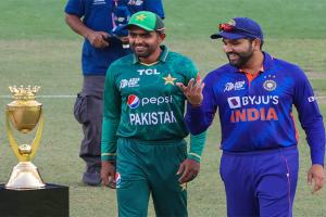 ଏସିଆ କପ୍‌ ସୁପର-୪ : ଟସ୍‌ ଜିତି ଭାରତକୁ ବ୍ୟାଟିଂ ନିମନ୍ତ୍ରଣ କଲା ପାକିସ୍ତାନ, ଟିମ୍‌ ଇଣ୍ଡିଆରେ ୩ ପରିବର୍ତ୍ତନ