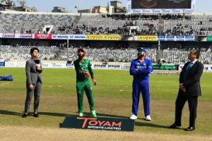 ଟସ୍‌ ଜିତିଲା ବାଂଲାଦେଶ, ବ୍ୟାଟିଂ ନିଷ୍ପତ୍ତି