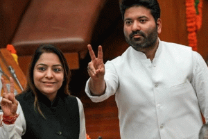 ଦିଲ୍ଲୀ ମେୟର ନିର୍ବାଚନରୁ ପ୍ରାର୍ଥିପତ୍ର ପ୍ରତ୍ୟାହାର କଲା ଭାଜପା, ନିର୍ଦ୍ୱନ୍ଦରେ ଜିତିଲେ ଏଏପି ପ୍ରାର୍ଥୀ ଶୈଲି ଓବରୟ