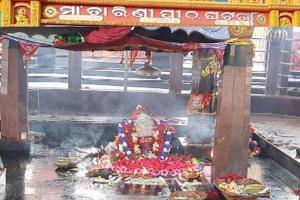 ଘଟଗାଁ ମା’ ତାରିଣୀଙ୍କ ପୀଠରେ ଜମୁଛି ପ୍ରସିଦ୍ଧ ଚଇତି ପର୍ବ; ଆଜିଠୁ ସାତ ଦିନ ସୁନାବେଶରେ ଦର୍ଶନ ଦେବେ ମା’