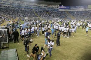 ଫୁଟ୍‌ବଲ ମ୍ୟାଚ୍‌ ଦେଖୀବାକୁ ଦଳାଚକଟା, ୧୨ ମୃତ, ୯୦ ଆହତ