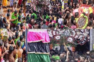 ଚାଲିଛି ଶ୍ରୀଜିଉଙ୍କ ପହଣ୍ଡି: ଟାହିଆ ହଲାଇ ଆସୁଛି କାଳିଆ ସାଆଁନ୍ତ, ହୁଳହୁଳି- ହରିବୋଲ ଧ୍ୱନିରେ ପ୍ରକମ୍ପିତ ହେଉଛି ସିଂହଦ୍ୱାର